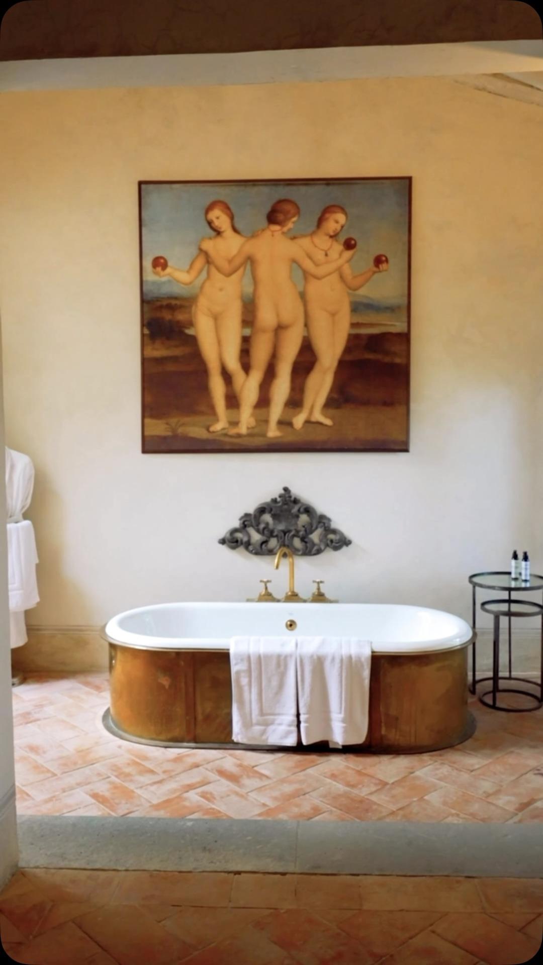 thumbnail-collectionist-villa-0