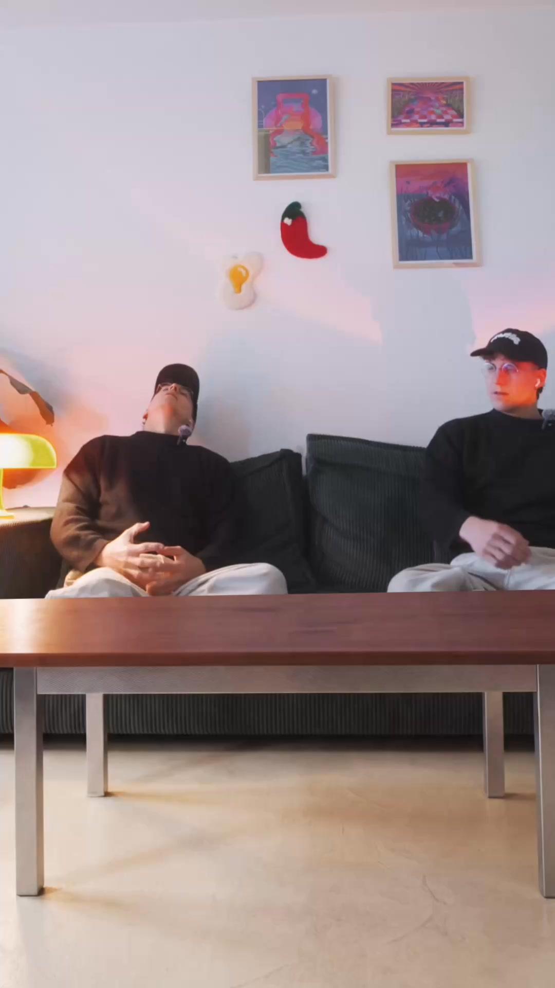 thumbnail-alan-conversation-0